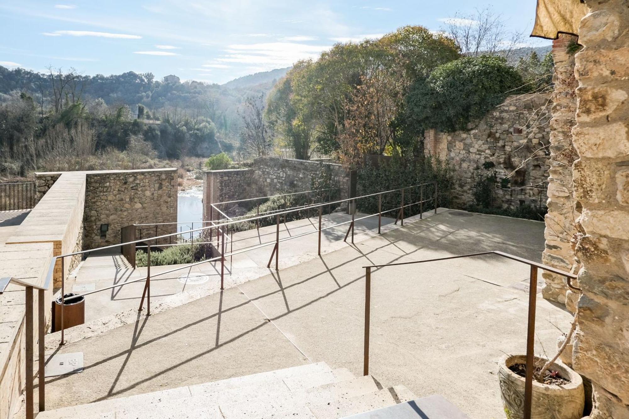 10 Del Pont Alojamiento Con Vistas Panoramicas Besalú Exteriér fotografie